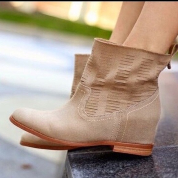 💕JOE'S JEANS💕 Mirage Booties - Neutral Beige Size 9 New in Box - Picture 1 of 8